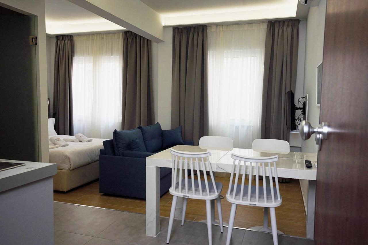 Tip - Top Suites Athena Bagian luar foto