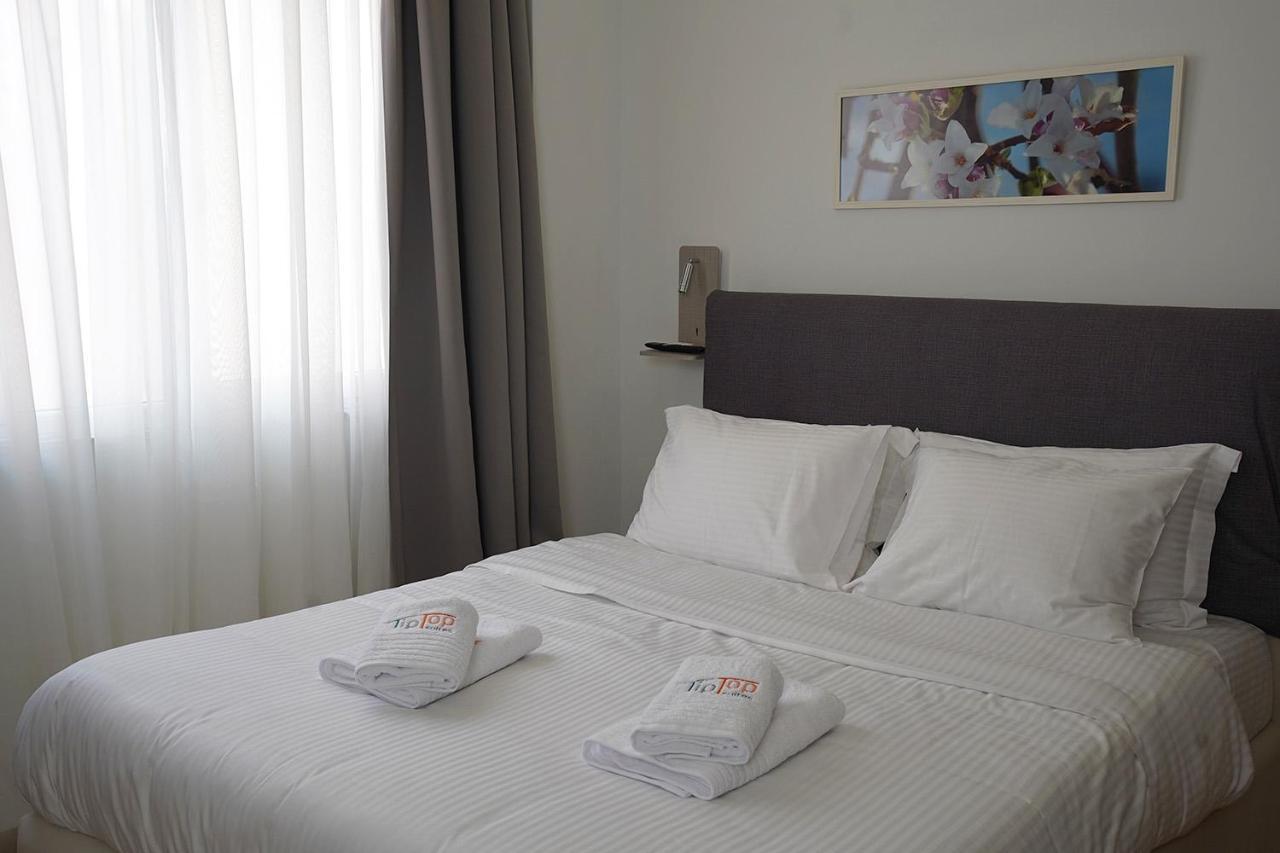 Tip - Top Suites Athena Bagian luar foto